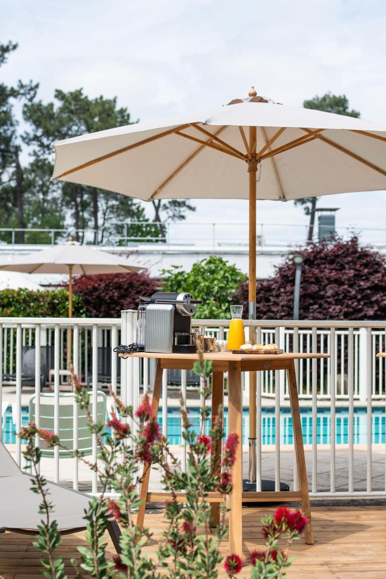 Novotel Bordeaux Merignac Екстериор снимка